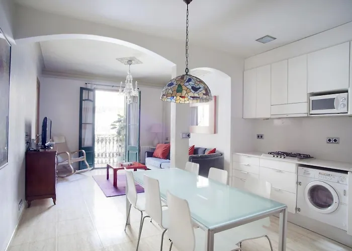 Ferienwohnung Fuer 6 Personen Ca 90 Qm In Barcelona-Eixample, Costa Brava Costa Del Maresme